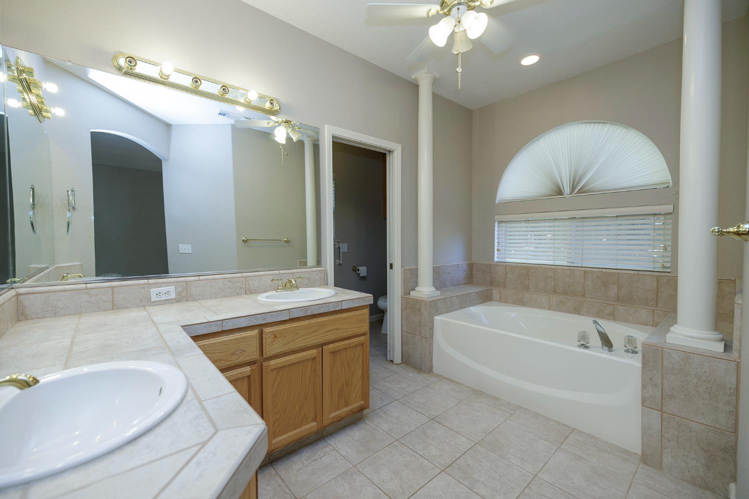 1807 Tartan Rd, Turlock, CA 95382