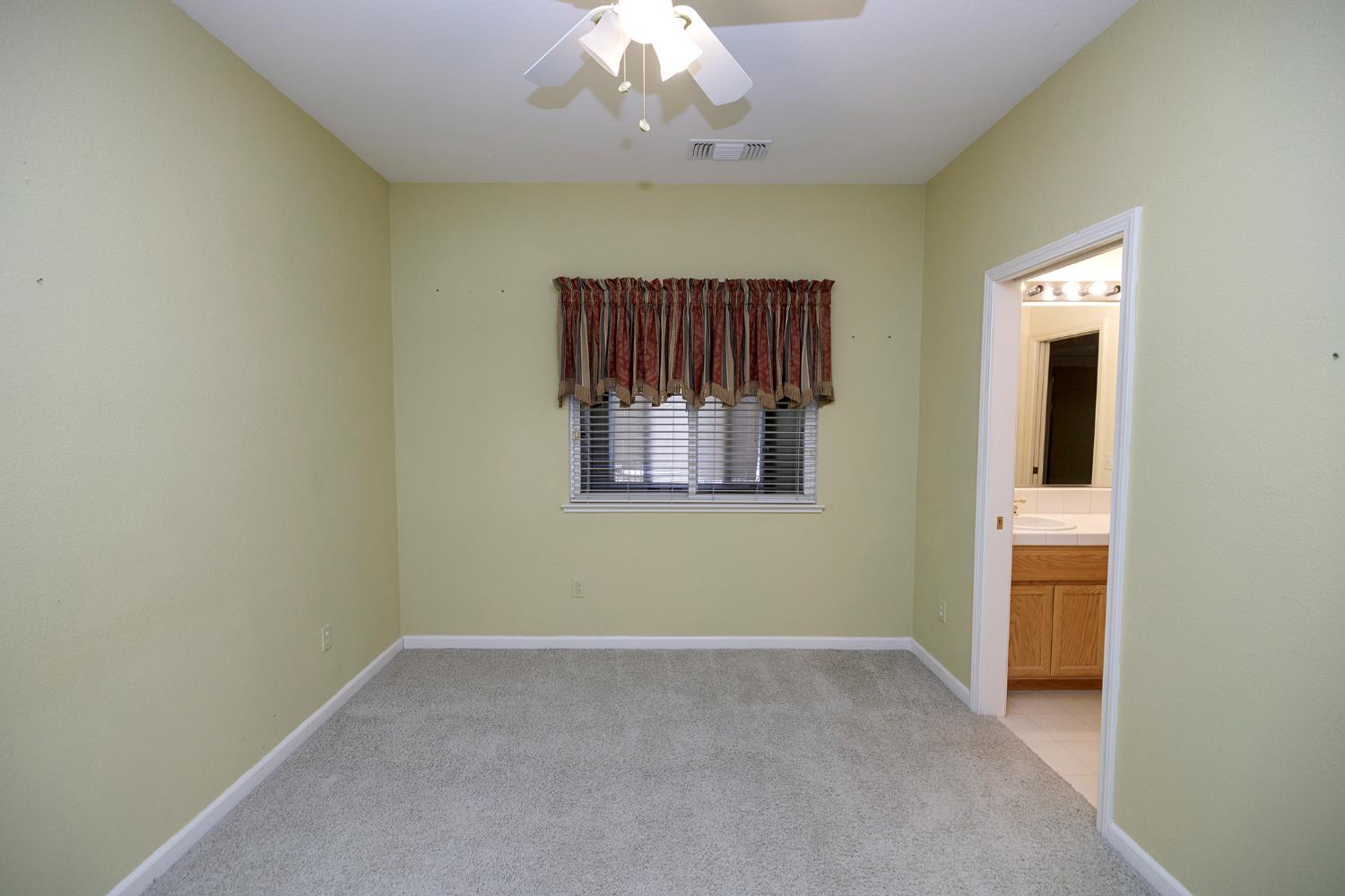 1807 Tartan Rd, Turlock, CA 95382