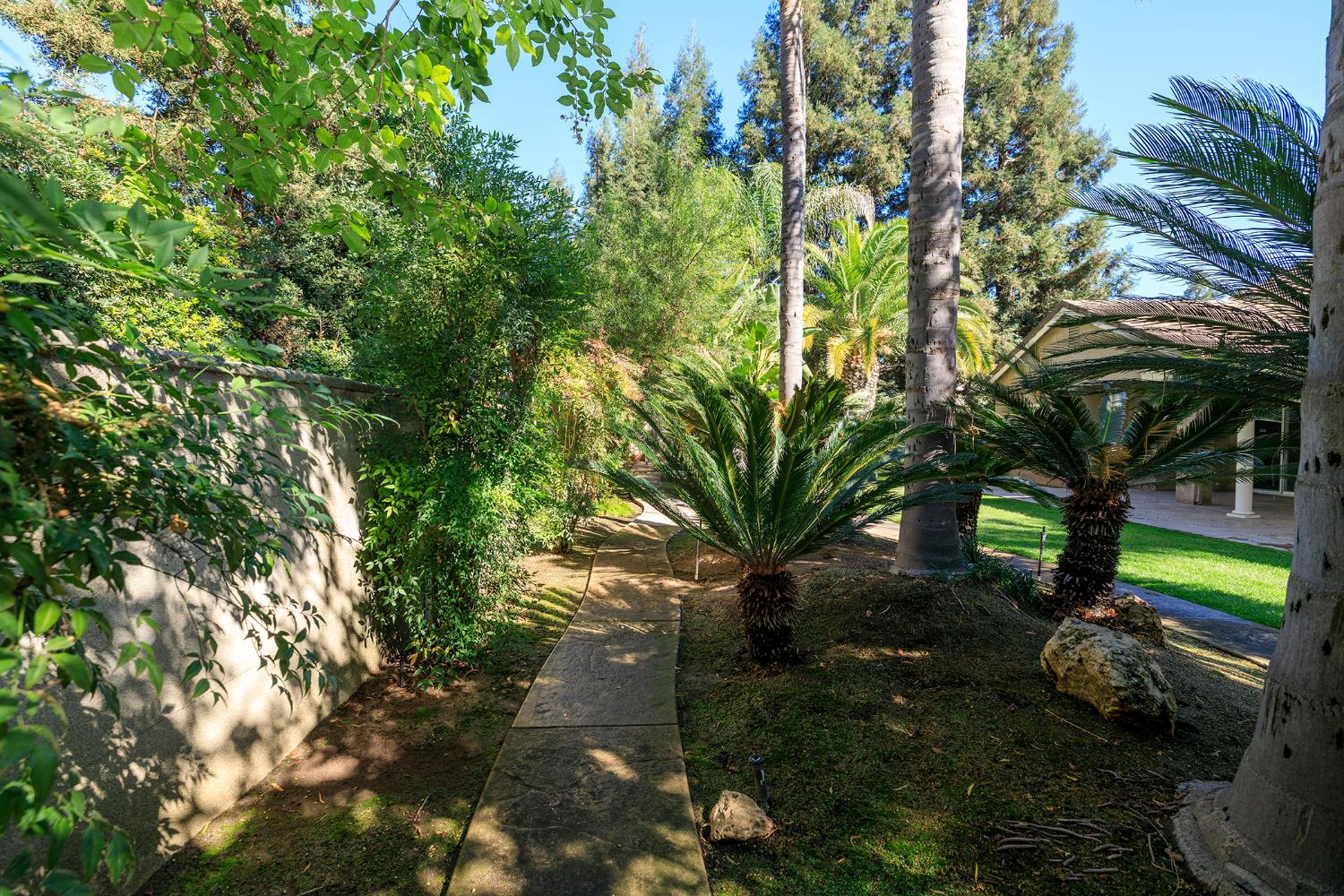 1807 Tartan Rd, Turlock, CA 95382