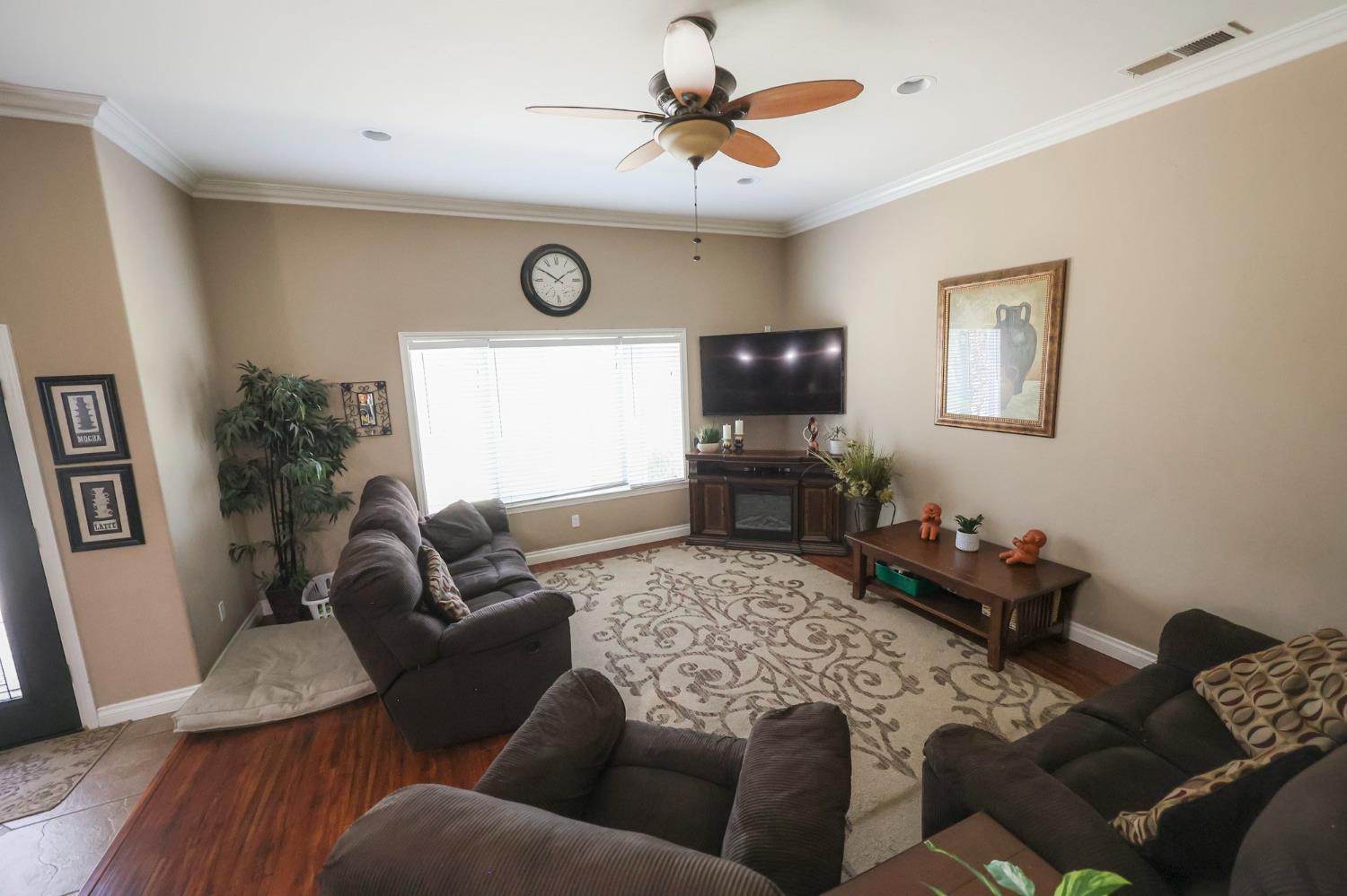 1710 Avenue 388, Kingsburg, CA 93631