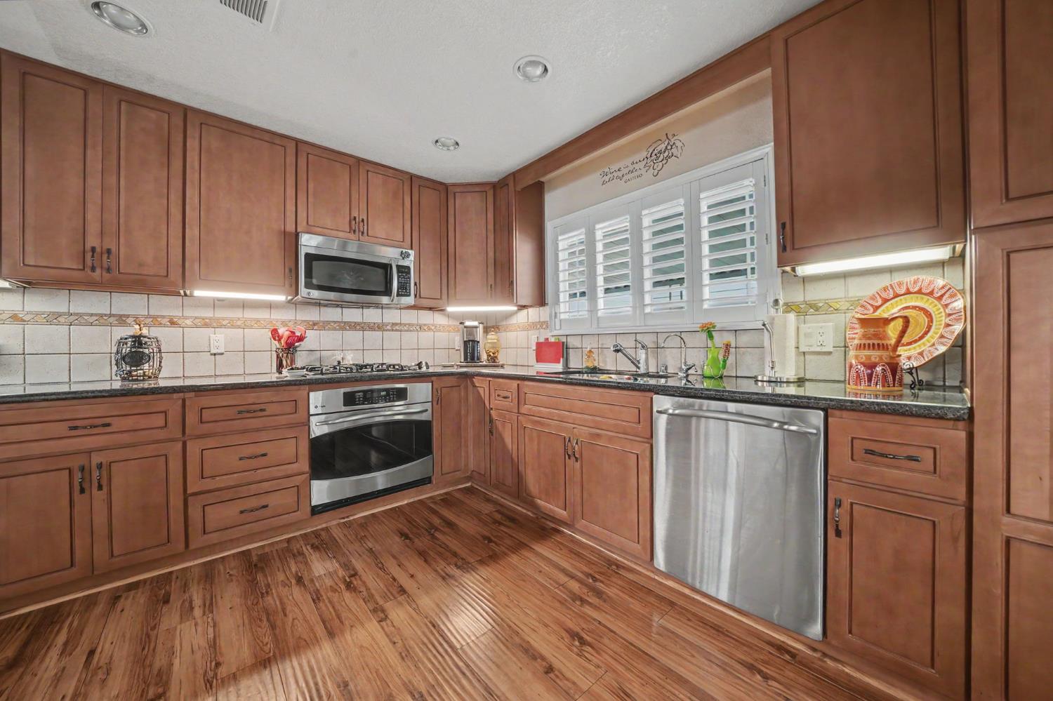 3928 Waimea Ln, Modesto, CA 95355