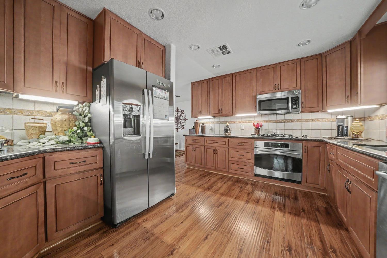 3928 Waimea Ln, Modesto, CA 95355