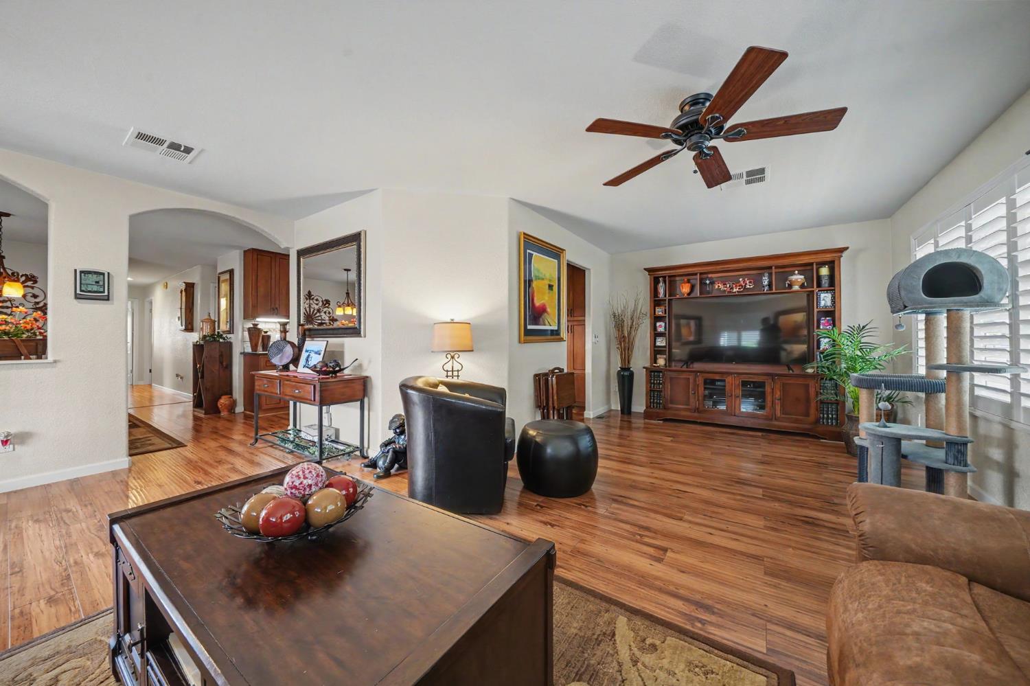 3928 Waimea Ln, Modesto, CA 95355