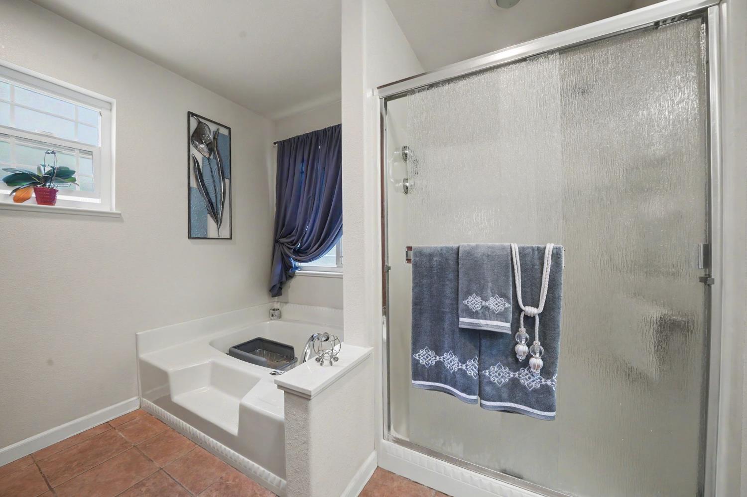 3928 Waimea Ln, Modesto, CA 95355