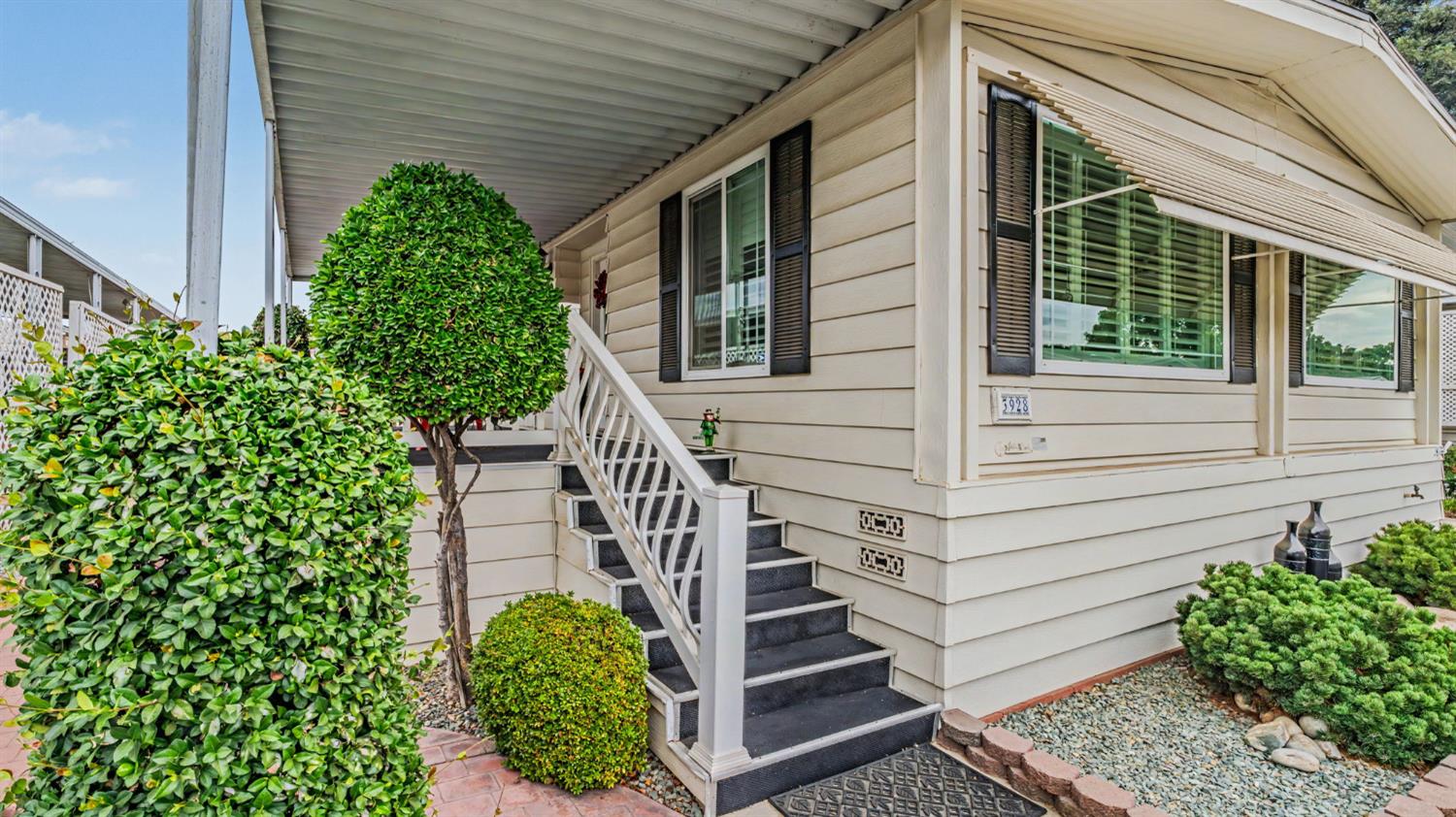 3928 Waimea Ln, Modesto, CA 95355