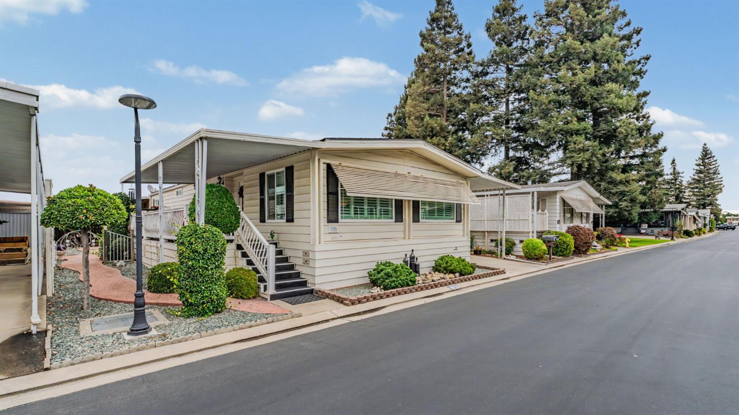 3928 Waimea Ln, Modesto, CA 95355