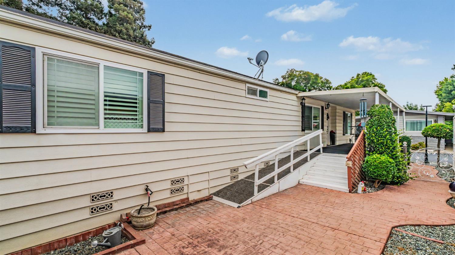 3928 Waimea Ln, Modesto, CA 95355