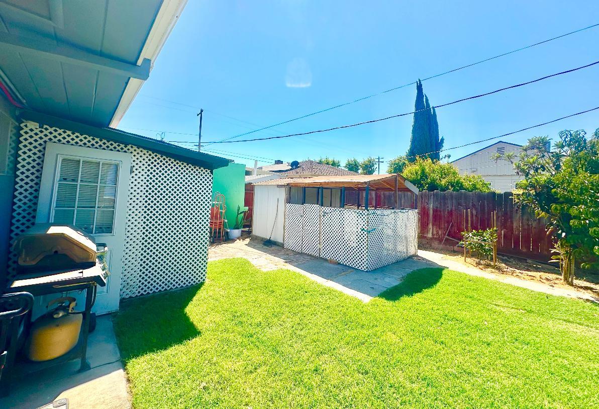 1131 Arizona Ave, Los Banos, CA 93635