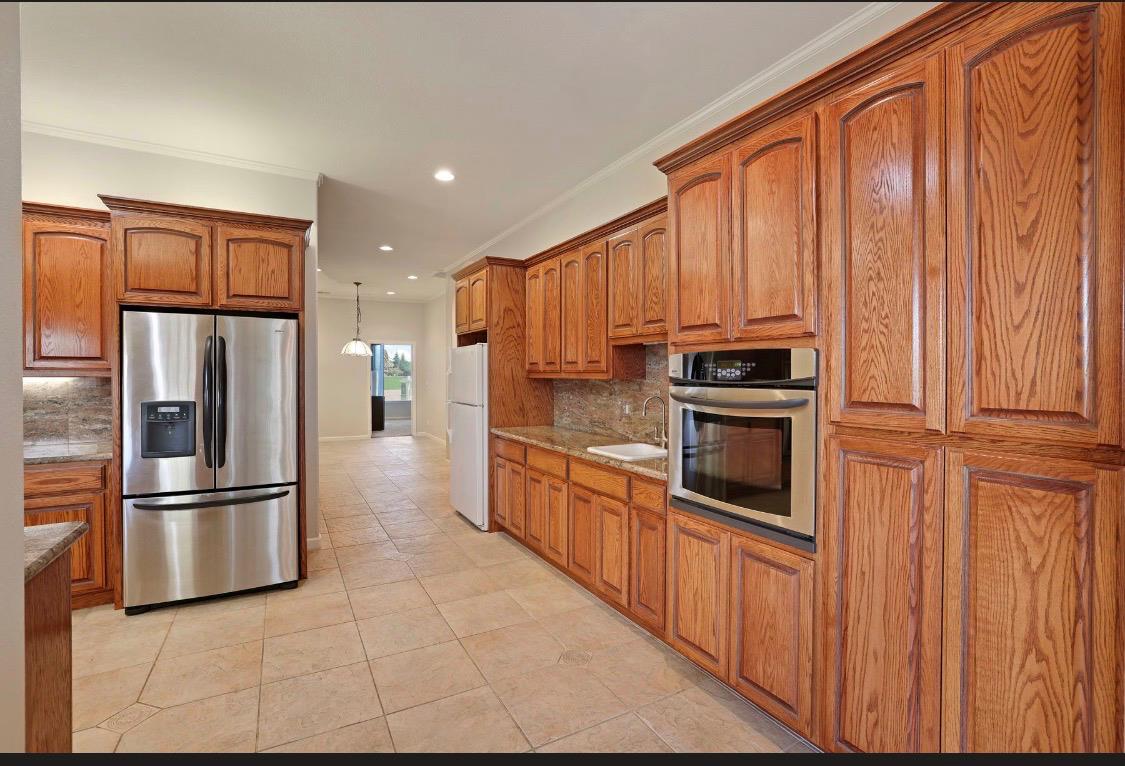 1684 Miriam Way, Ripon, CA 95366