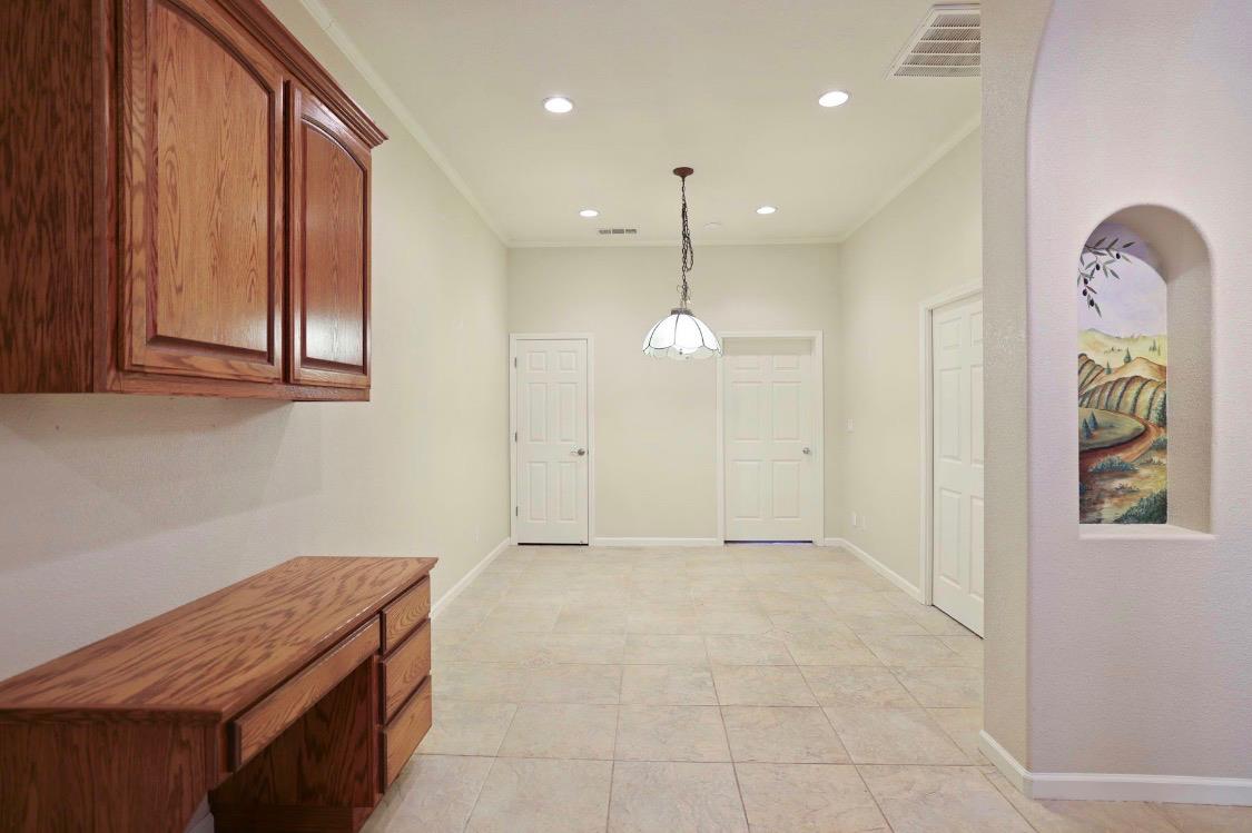 1684 Miriam Way, Ripon, CA 95366