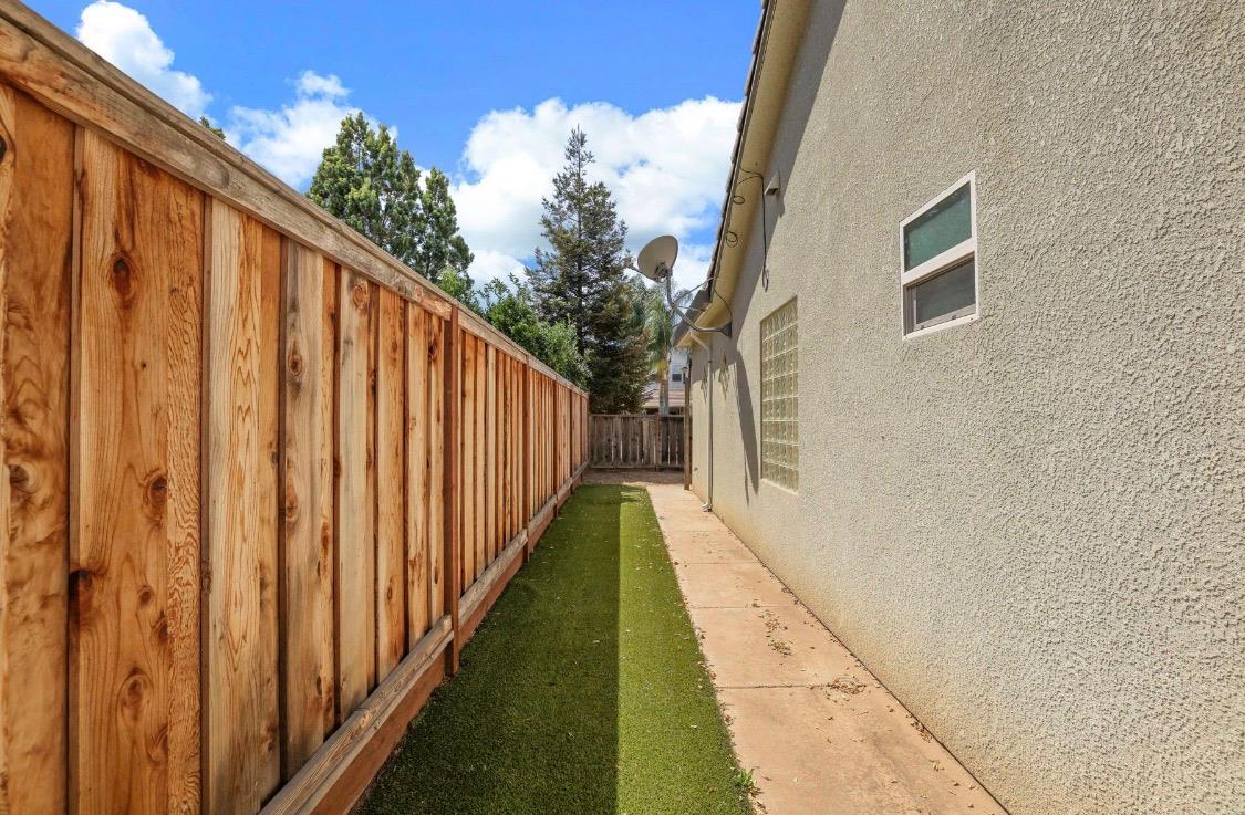 1684 Miriam Way, Ripon, CA 95366