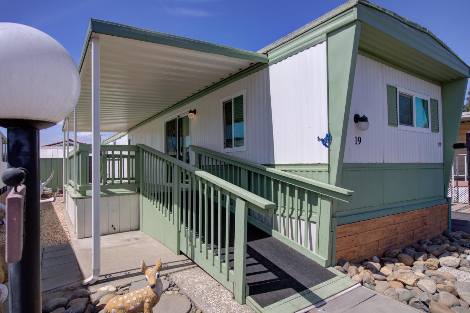 2107 Patterson Rd #19, Riverbank, CA 95367