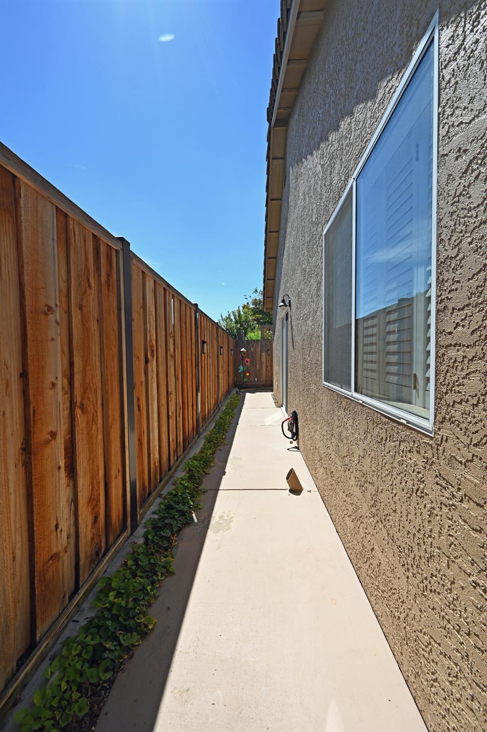 2680 Hogan Dr, Turlock, CA 95382