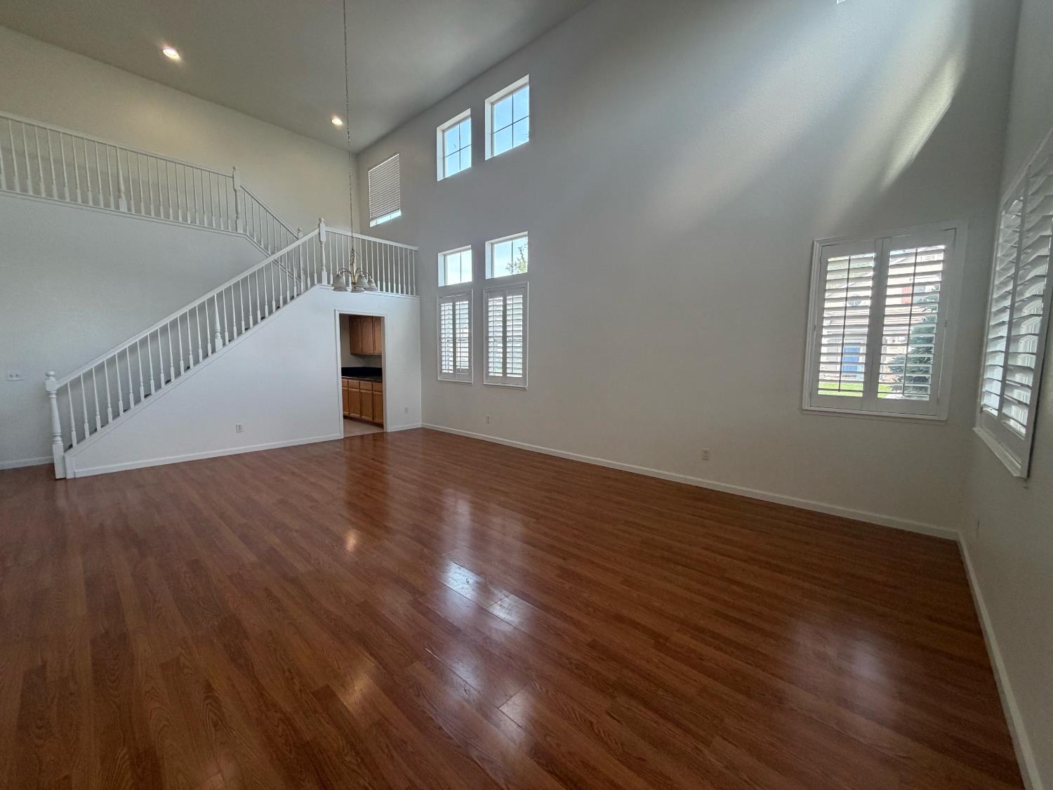 3209 Flushing Meadows Dr, Modesto, CA 95355
