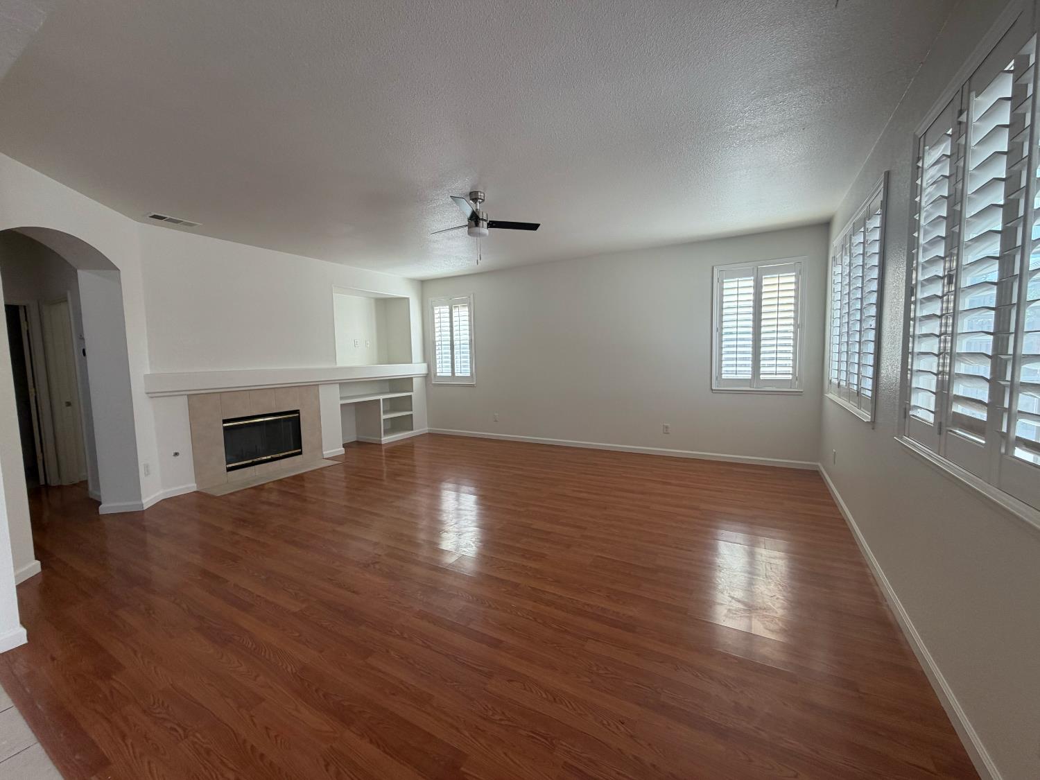 3209 Flushing Meadows Dr, Modesto, CA 95355