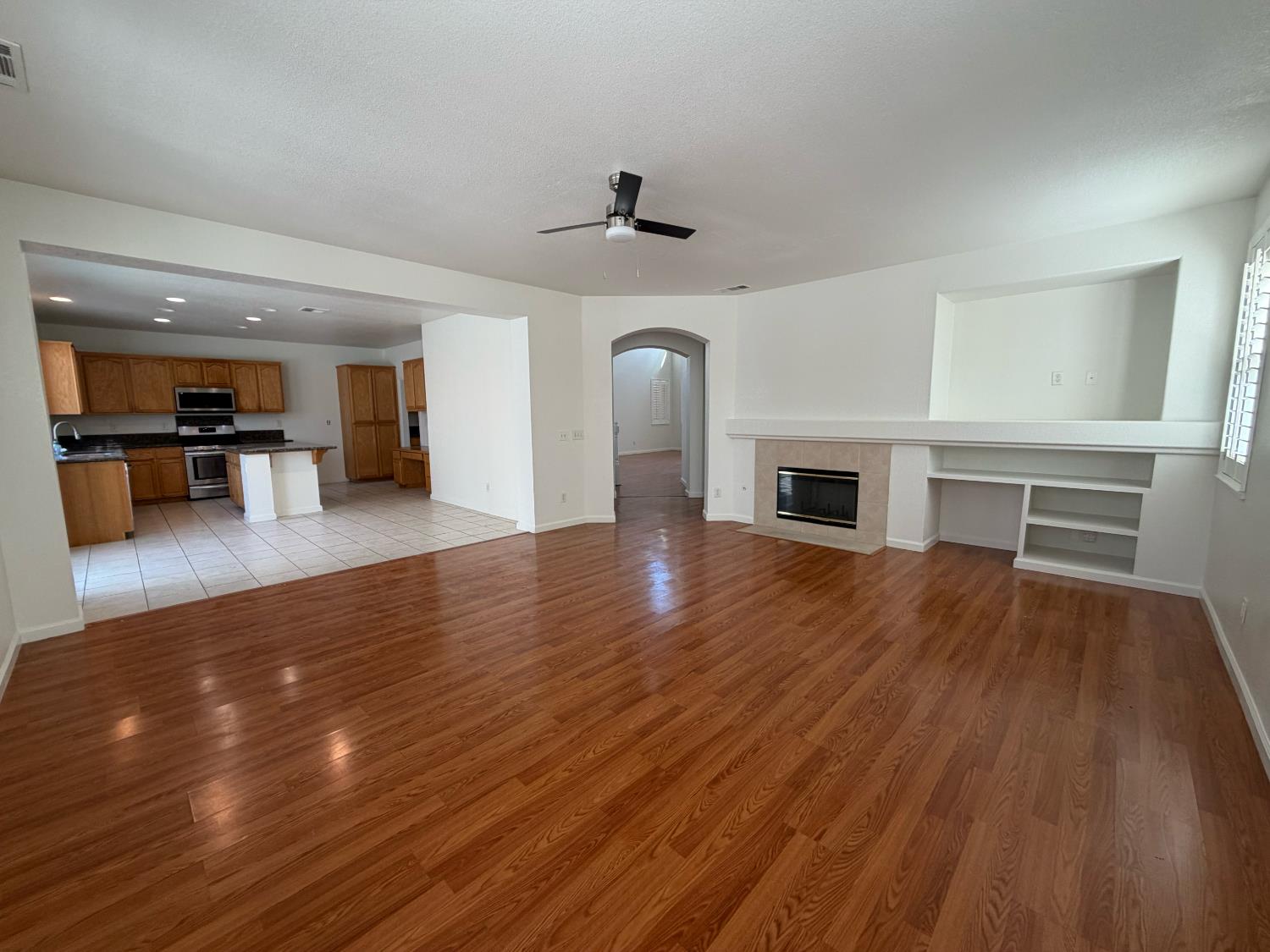3209 Flushing Meadows Dr, Modesto, CA 95355