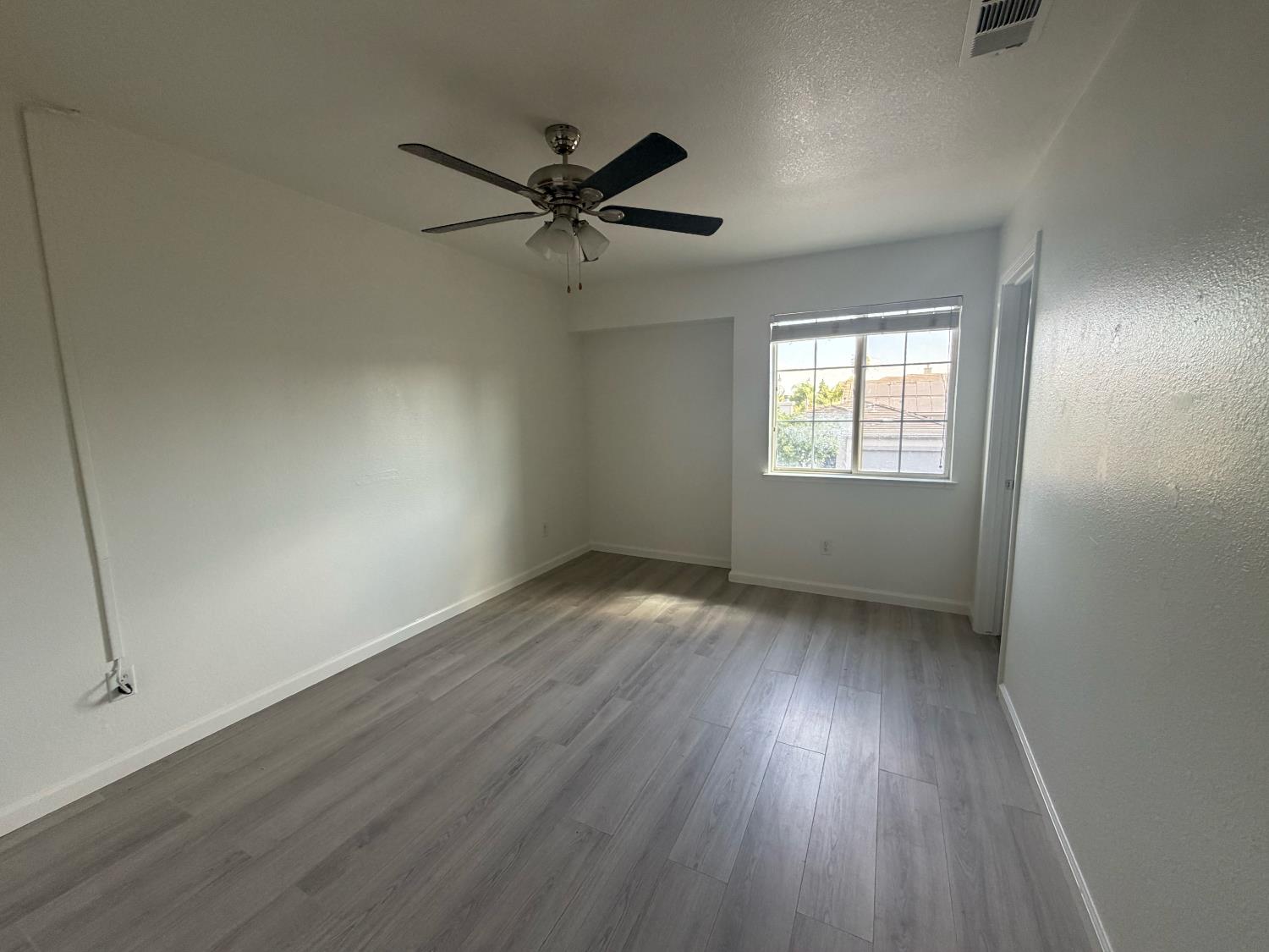 3209 Flushing Meadows Dr, Modesto, CA 95355