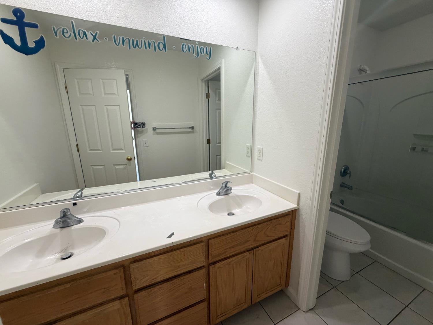 3209 Flushing Meadows Dr, Modesto, CA 95355