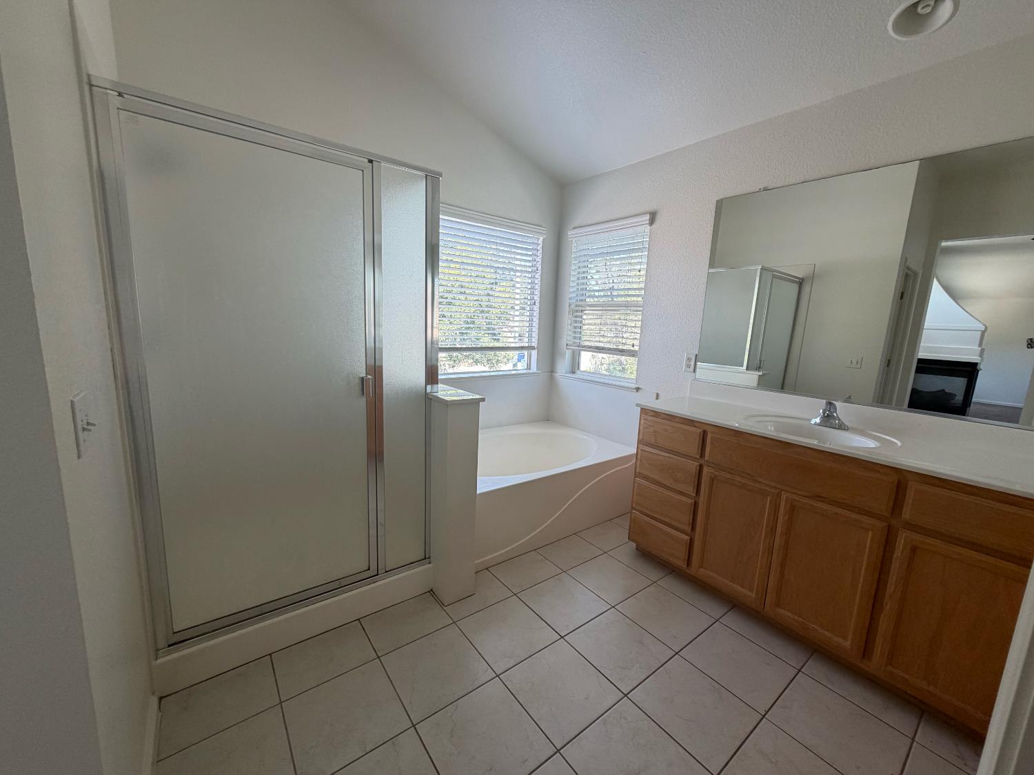 3209 Flushing Meadows Dr, Modesto, CA 95355