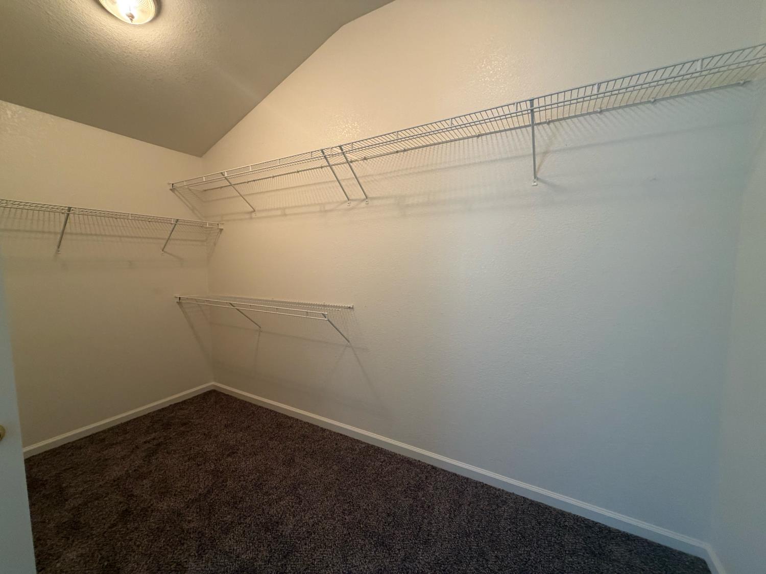 3209 Flushing Meadows Dr, Modesto, CA 95355