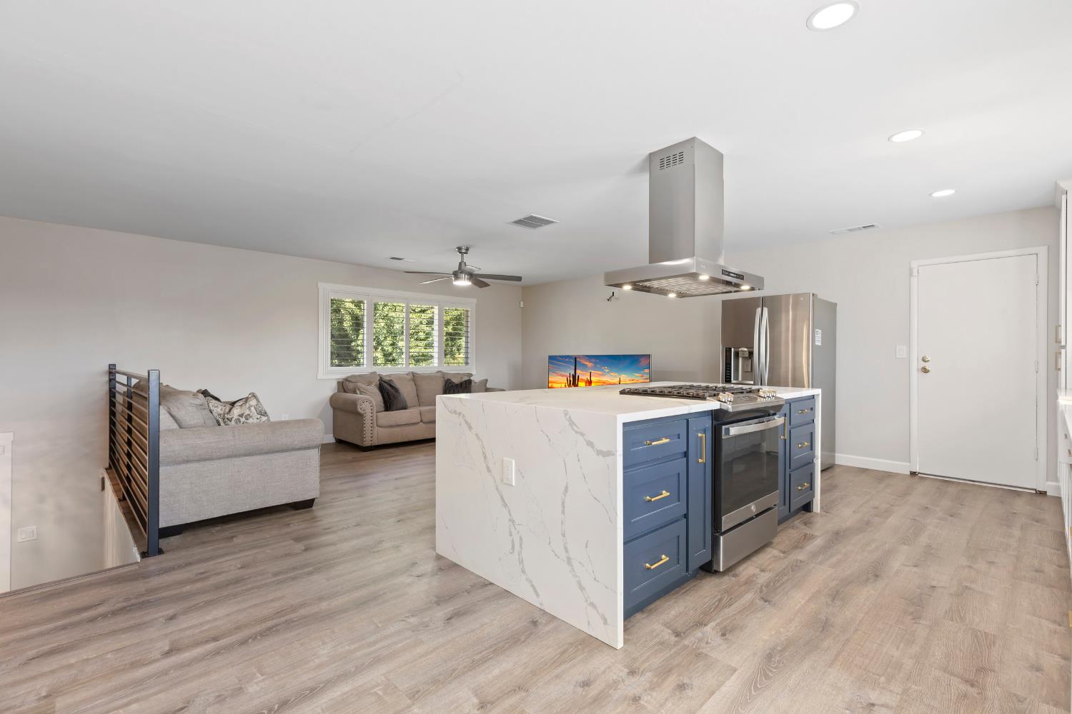 632 Lenore Dr, Modesto, CA 95351