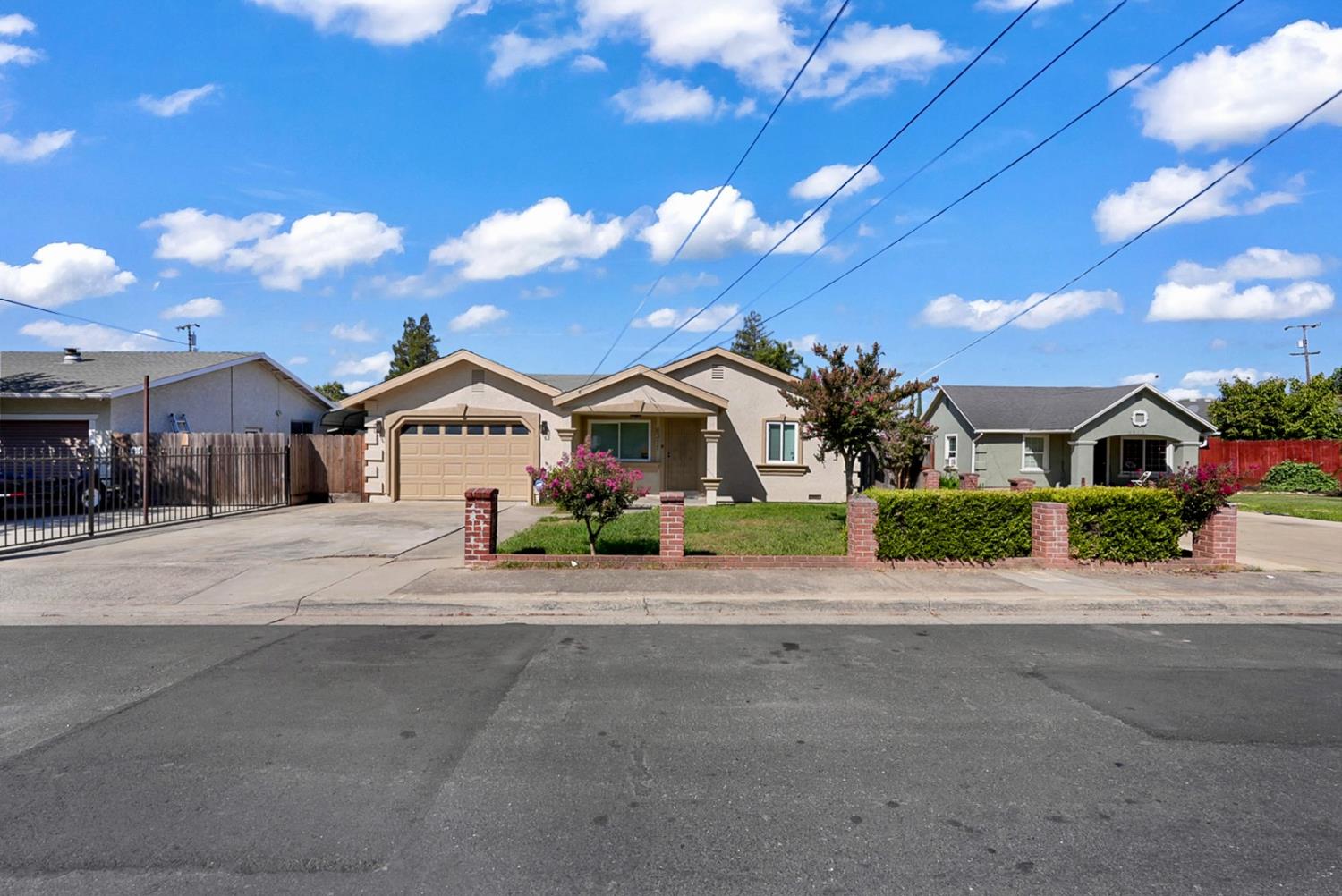 6311 8th St, Riverbank, CA 95367