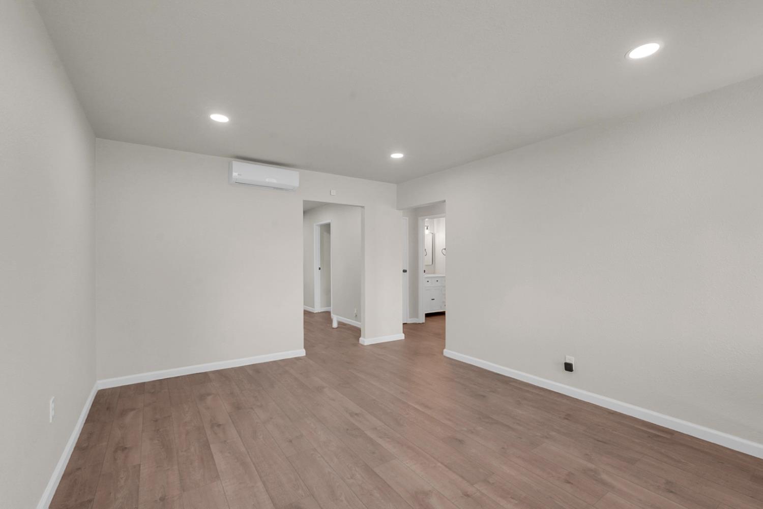 6311 8th St, Riverbank, CA 95367