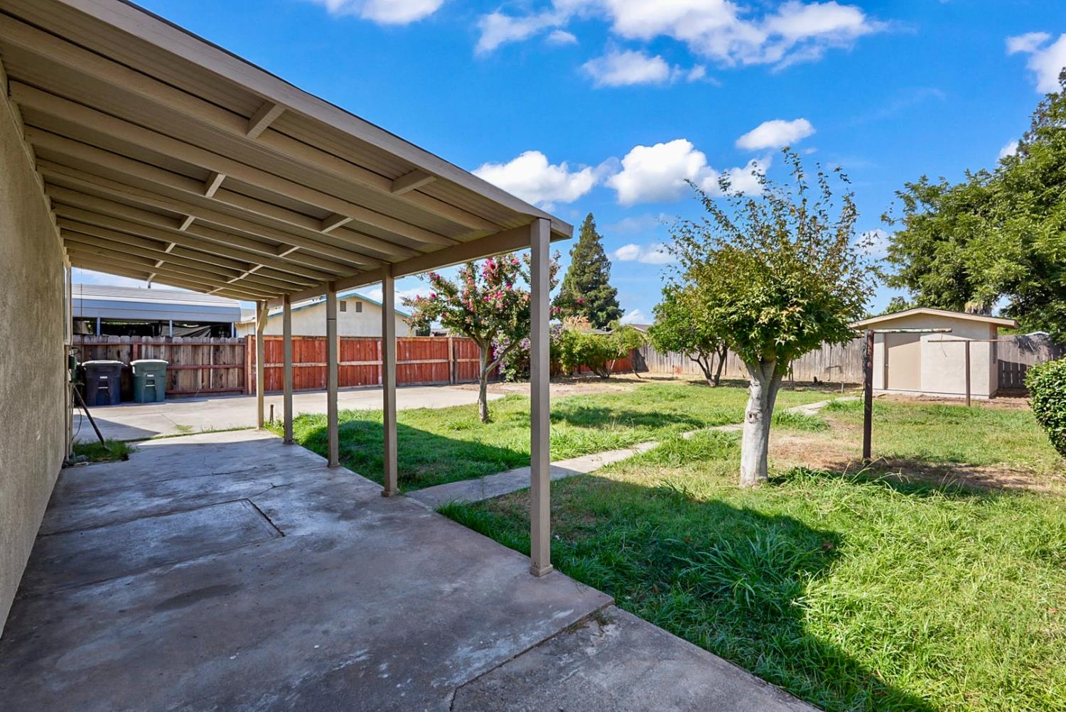 6311 8th St, Riverbank, CA 95367