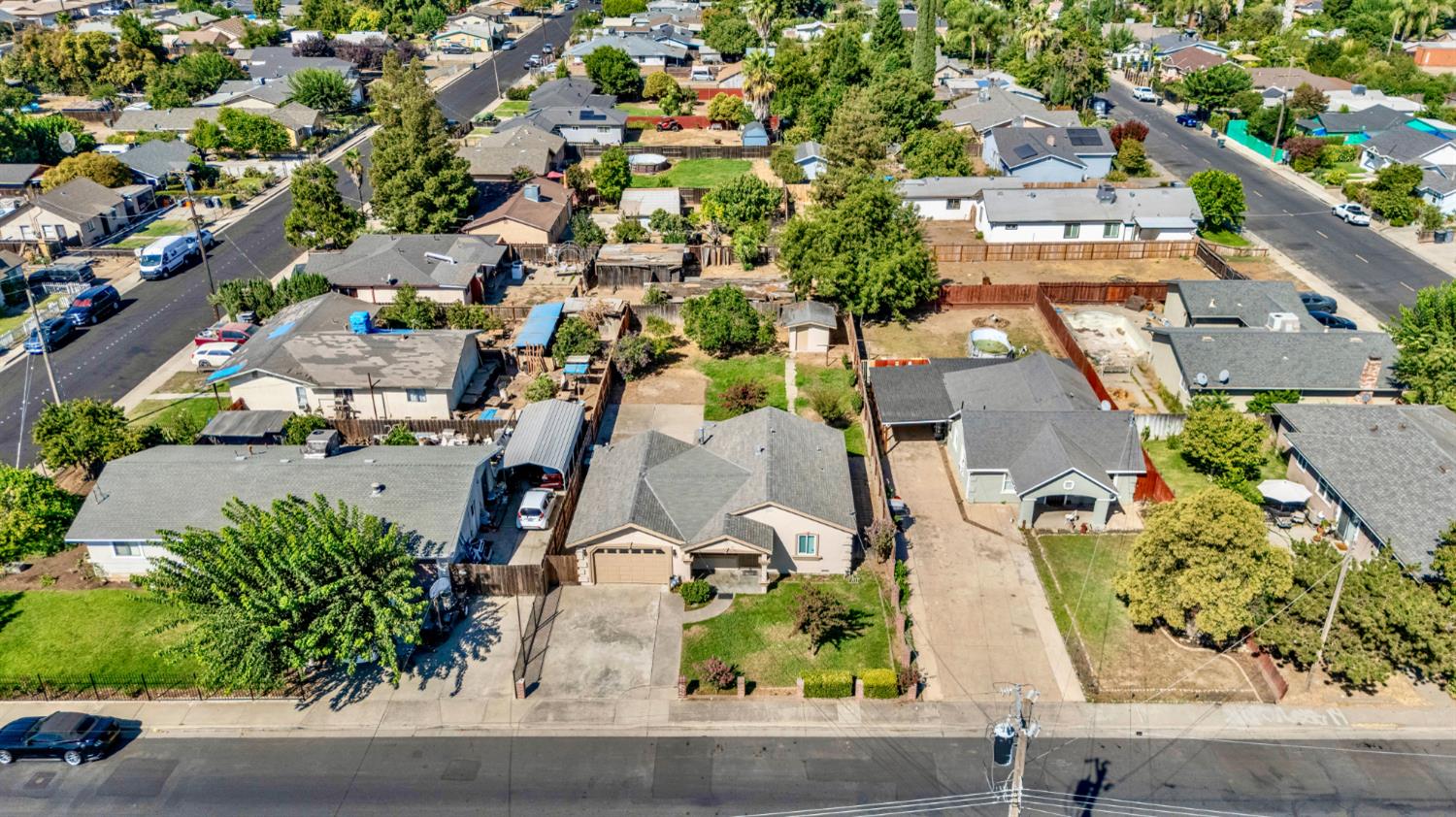 6311 8th St, Riverbank, CA 95367