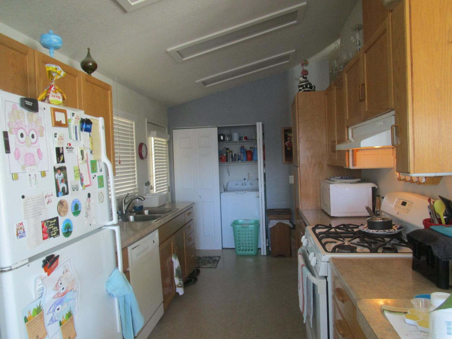 1500 Held Dr #98, Modesto, CA 95355