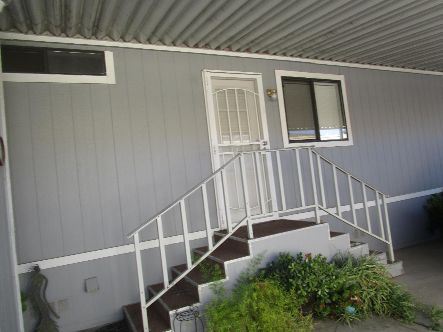 1500 Held Dr #98, Modesto, CA 95355