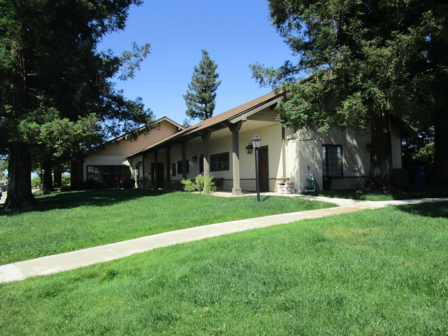 1500 Held Dr #98, Modesto, CA 95355