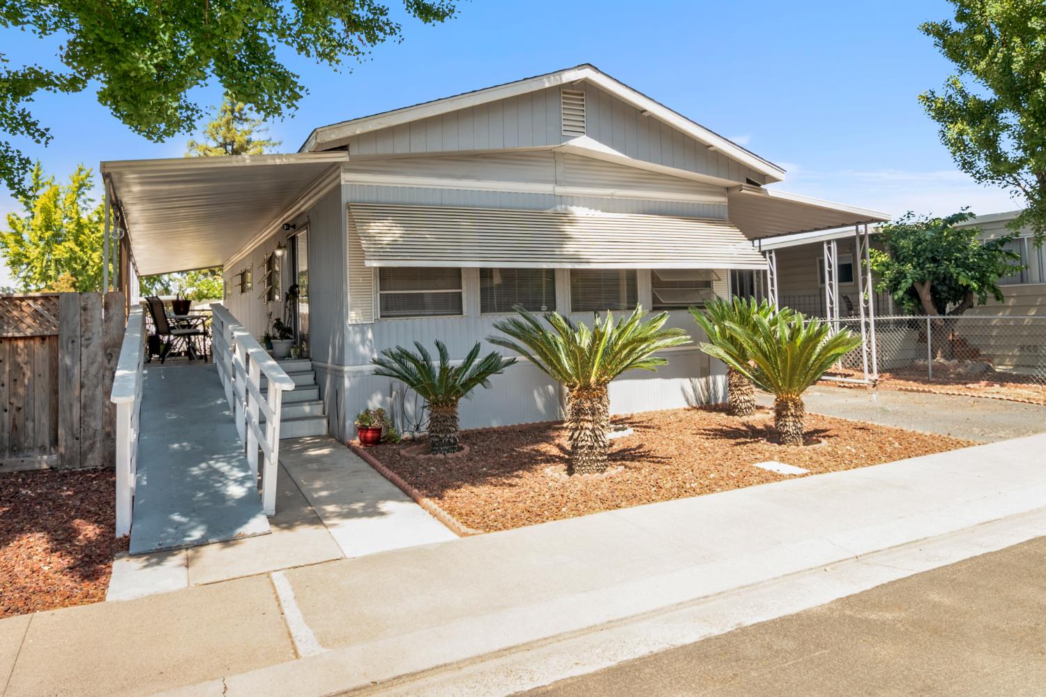 2125 Viking Ln, Modesto, CA 95350