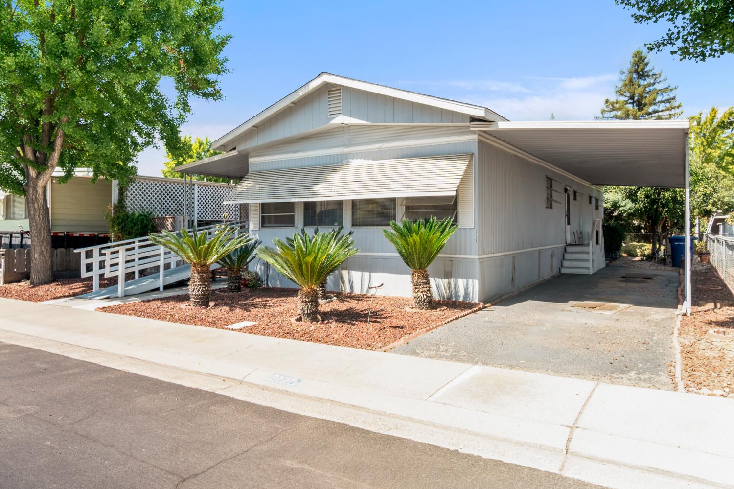 2125 Viking Ln, Modesto, CA 95350