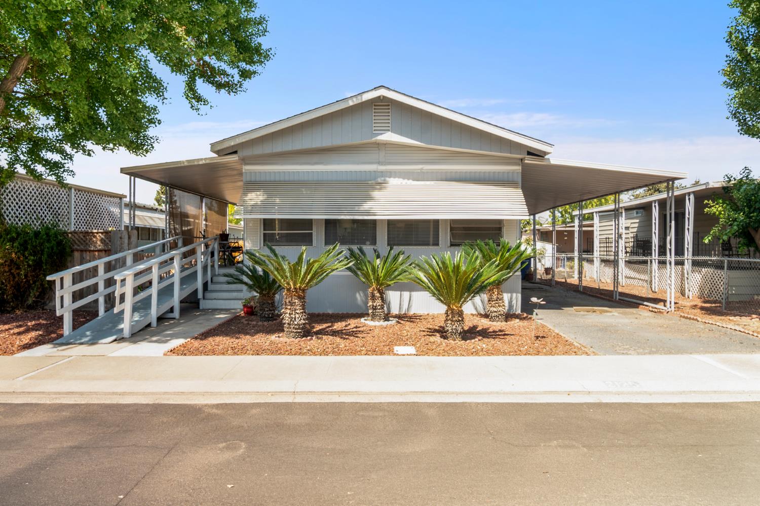 2125 Viking Ln, Modesto, CA 95350