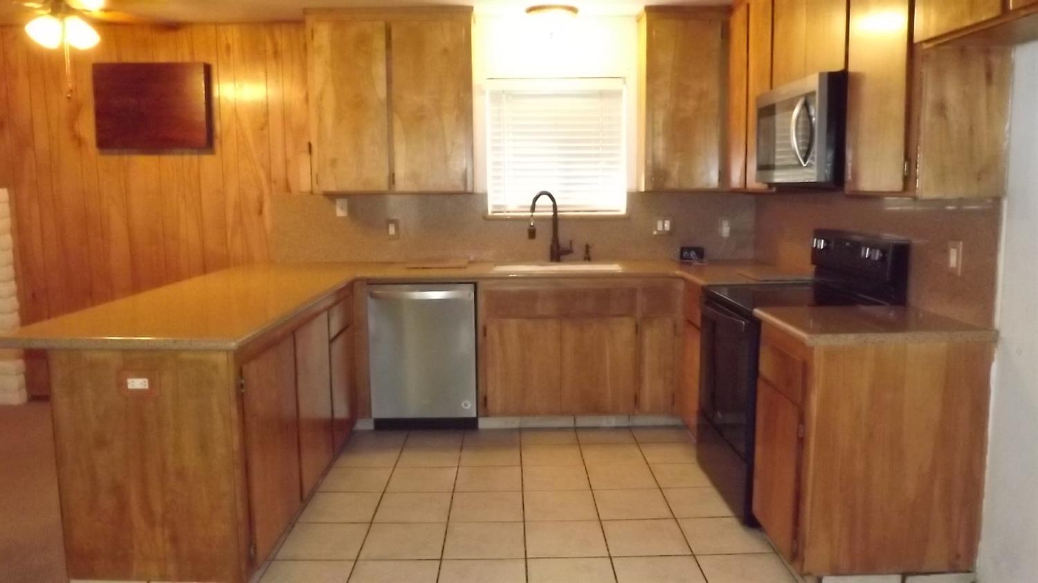 3617 Nevada Ave, Riverbank, CA 95367