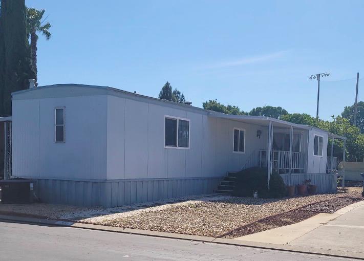 2240 Golden Oak Ln #131, Merced, CA 95340