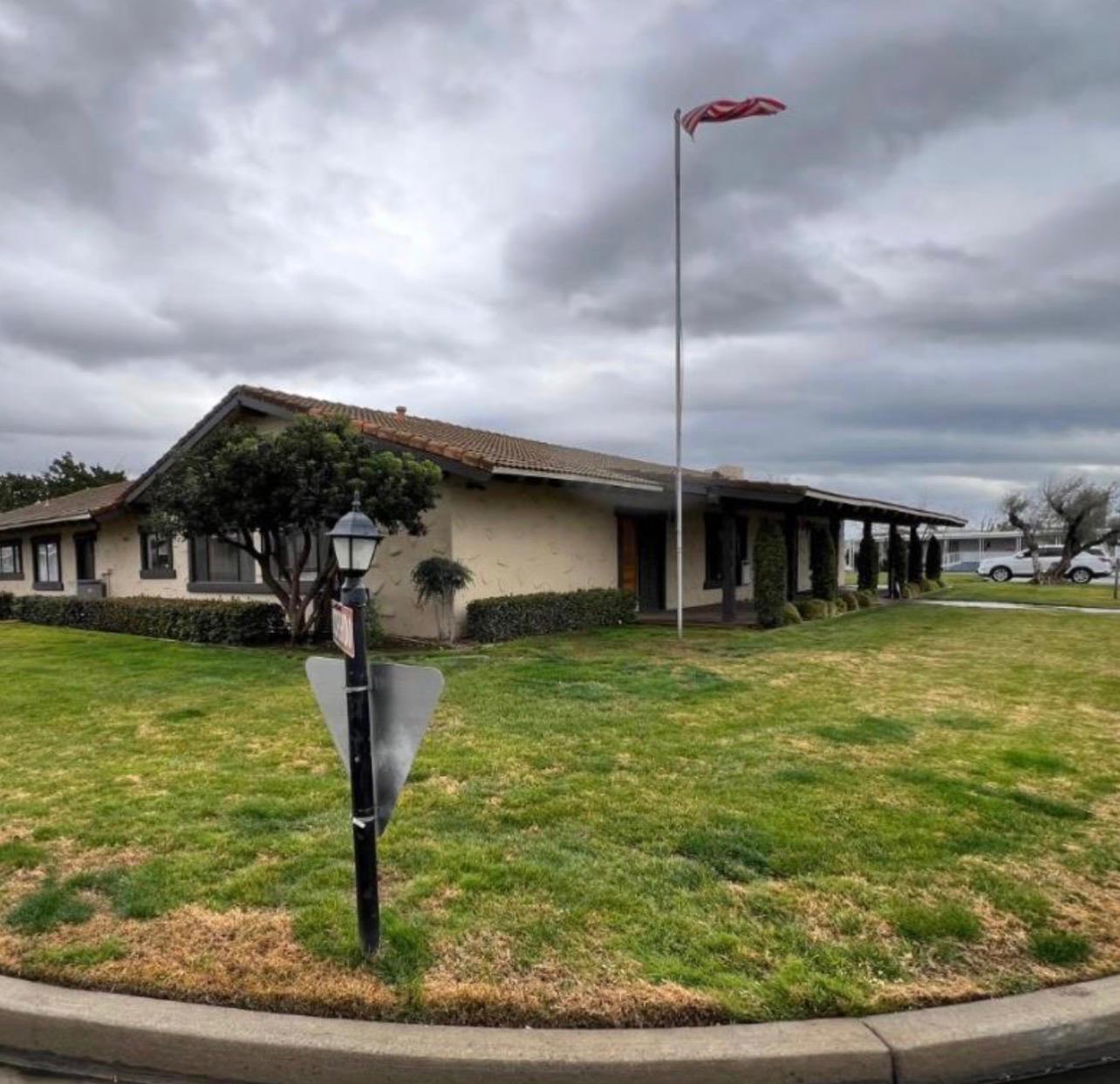 2240 Golden Oak Ln #131, Merced, CA 95340