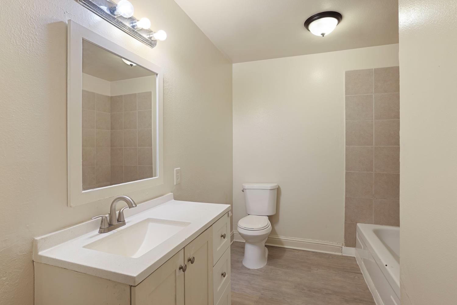 824 Clementa Way, Modesto, CA 95351
