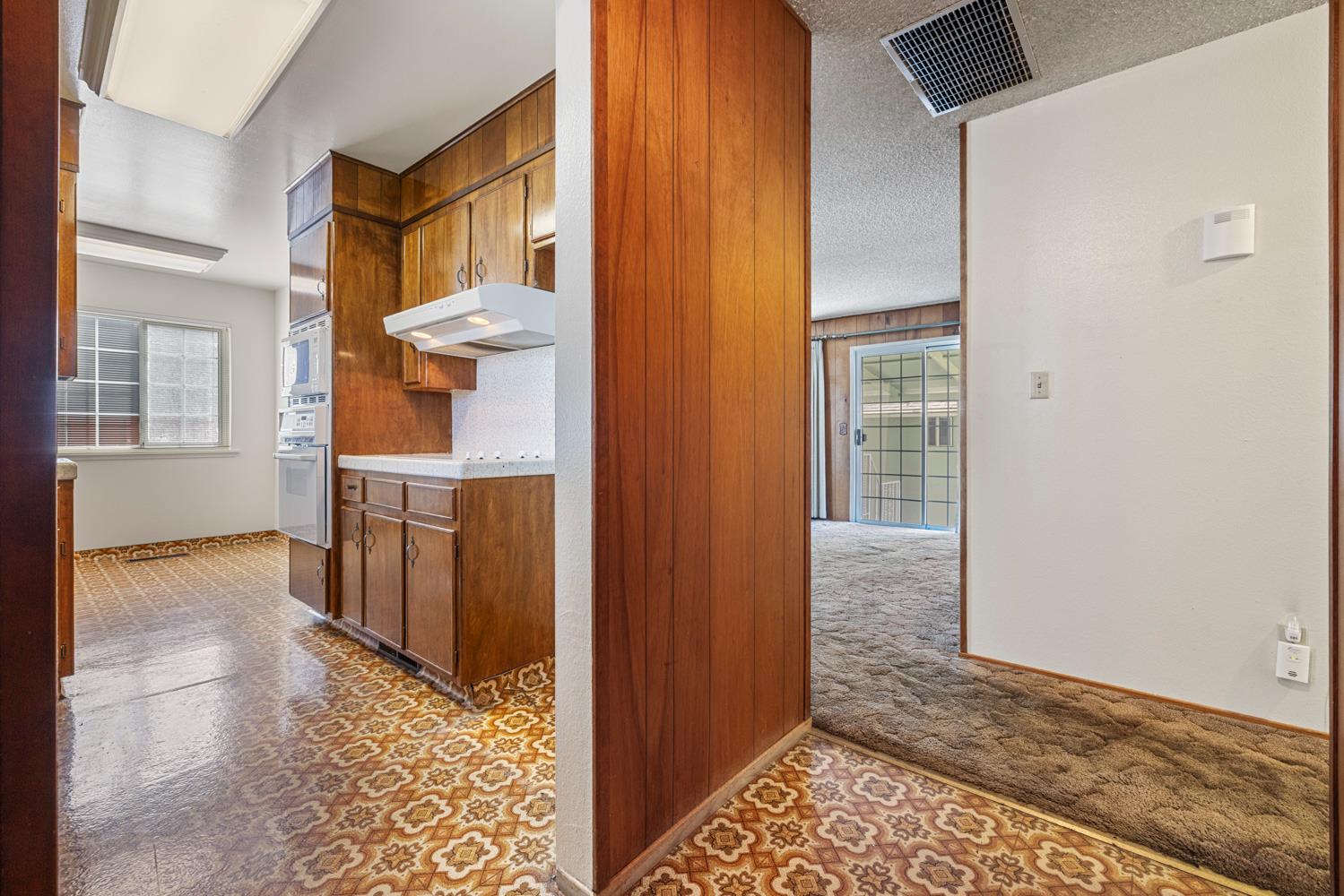 527 Poplar St, Oakdale, CA 95361
