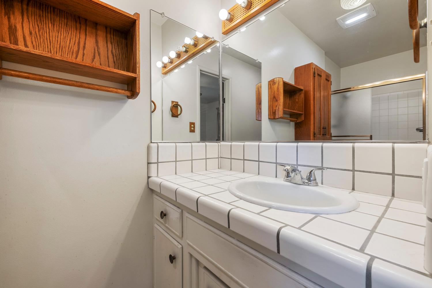 527 Poplar St, Oakdale, CA 95361