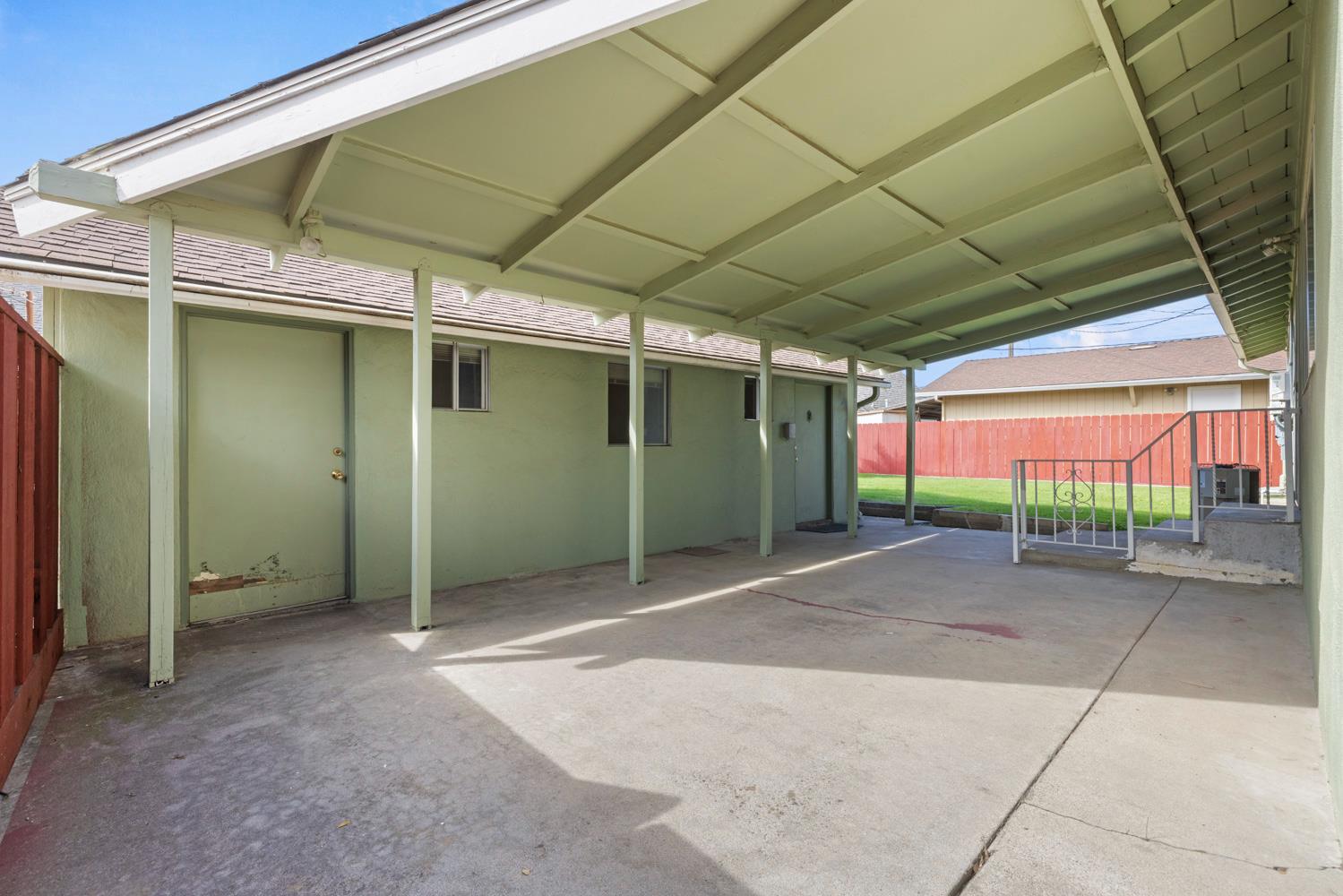 527 Poplar St, Oakdale, CA 95361