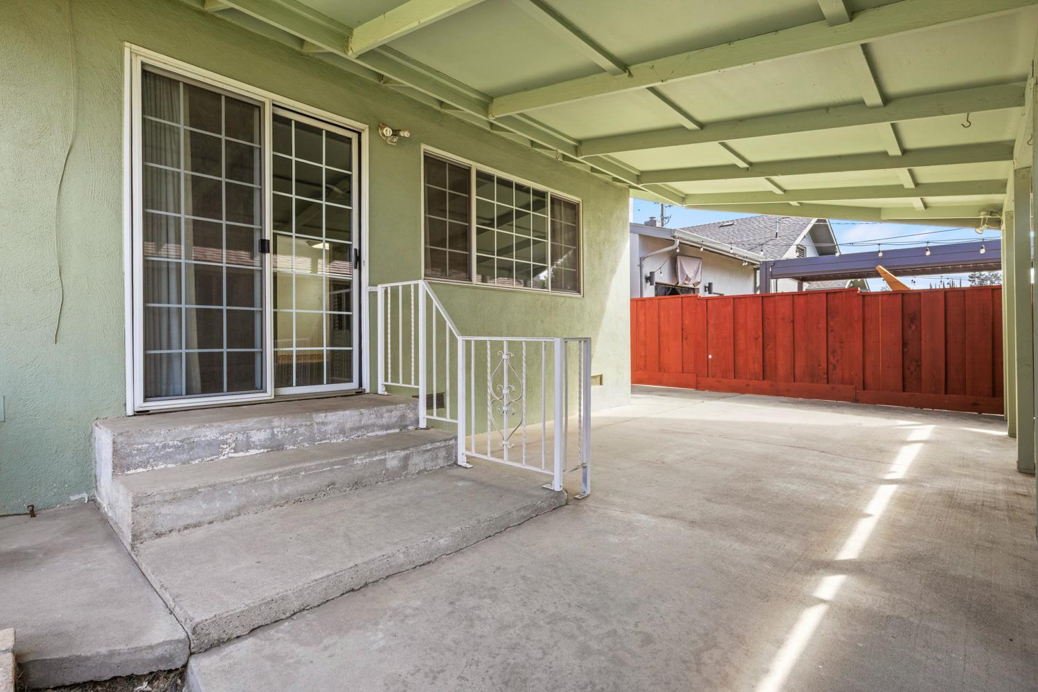 527 Poplar St, Oakdale, CA 95361