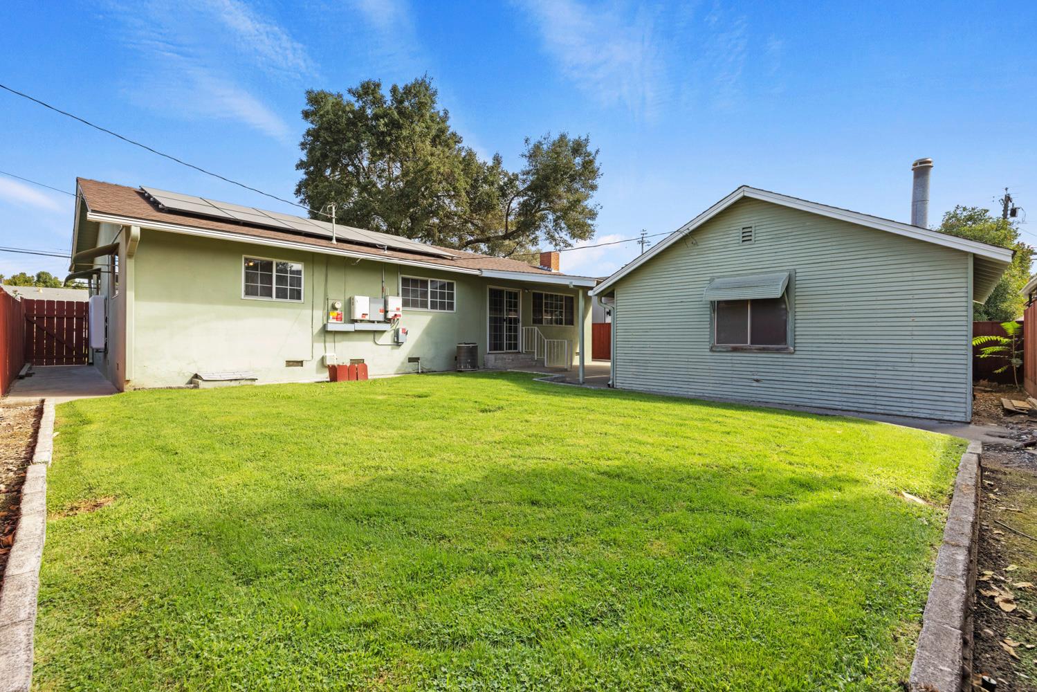527 Poplar St, Oakdale, CA 95361