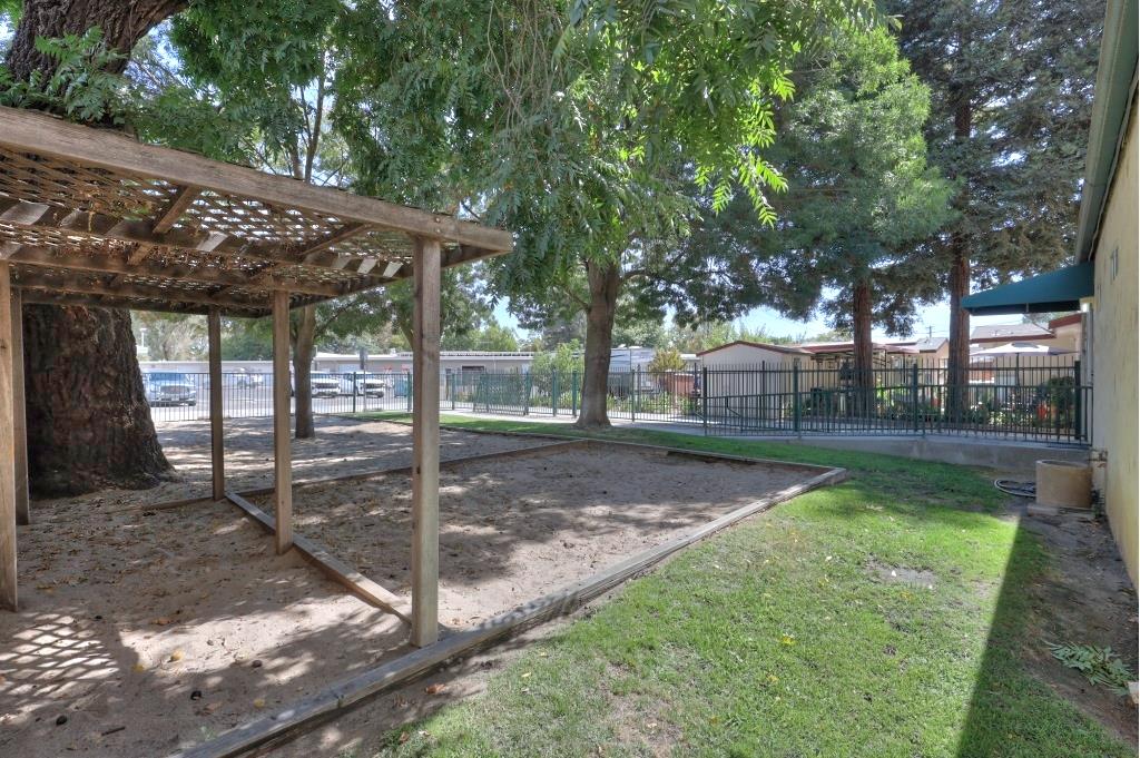 1830 Jackson Ave, Escalon, CA 95320
