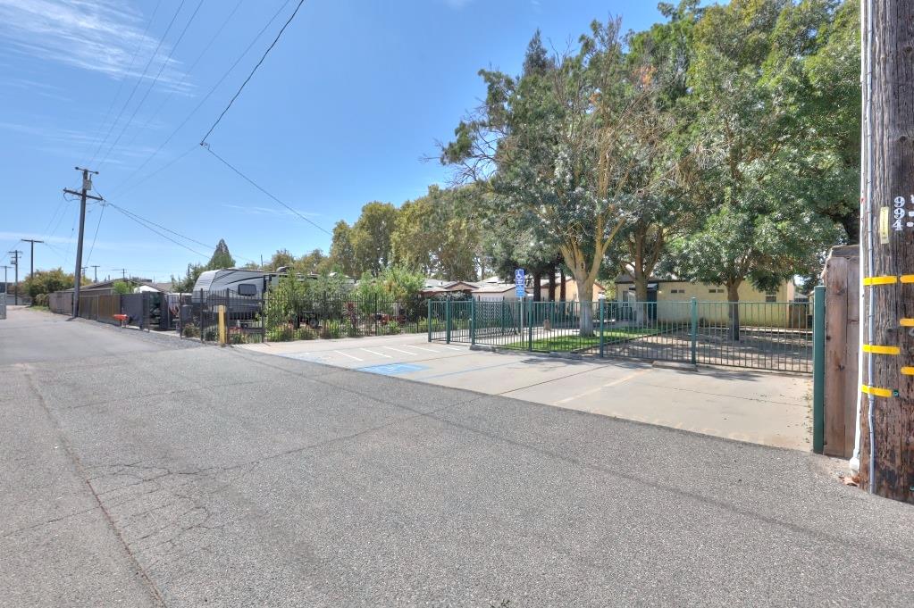 1830 Jackson Ave, Escalon, CA 95320