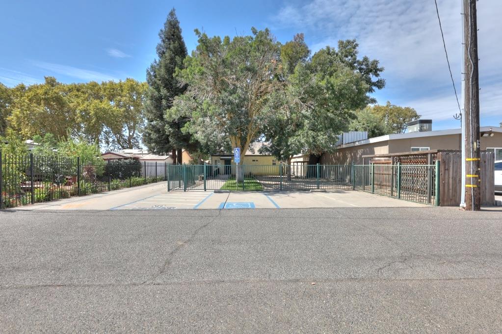 1830 Jackson Ave, Escalon, CA 95320