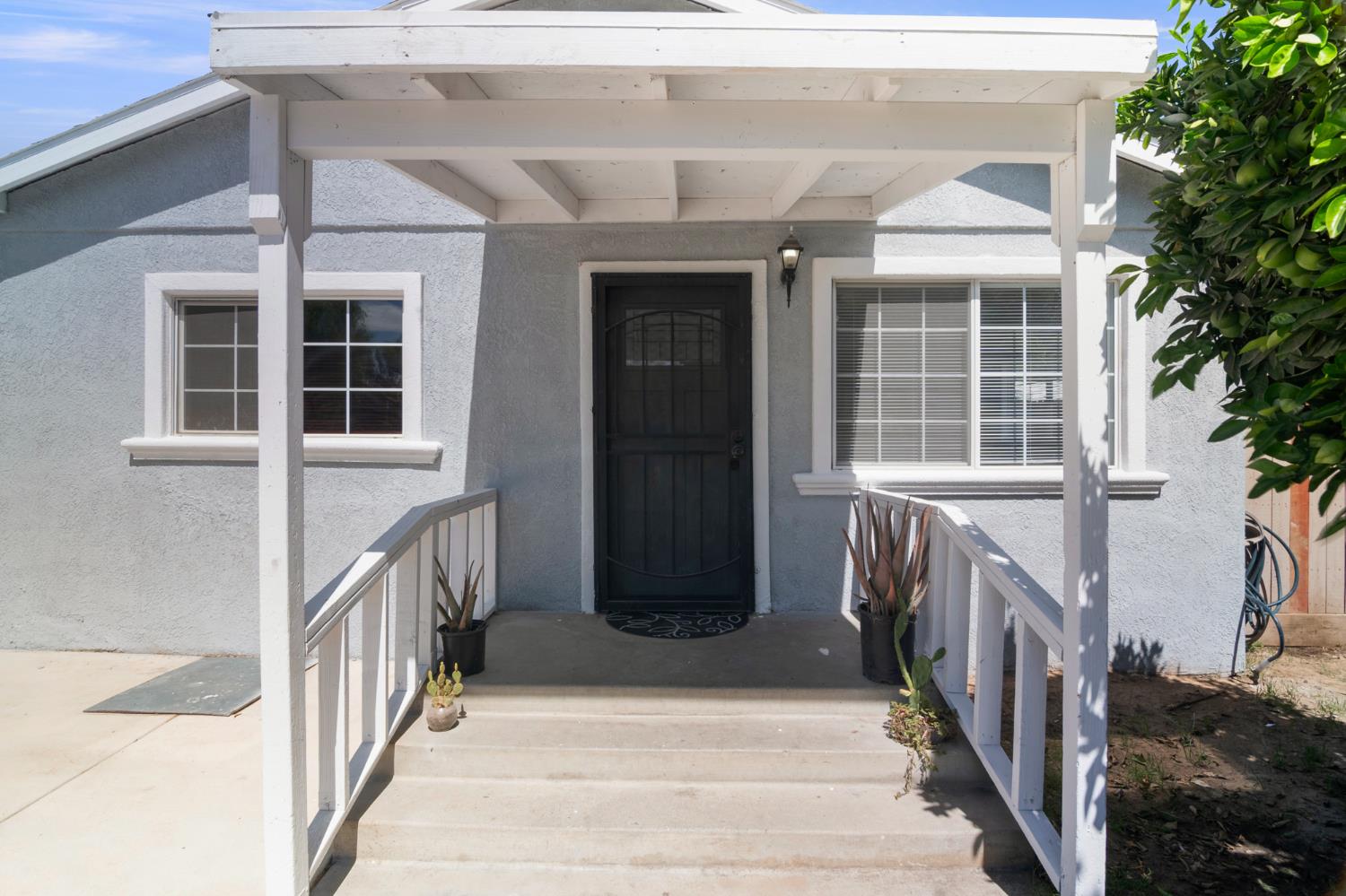 1305 Inyo Ave, Modesto, CA 95358
