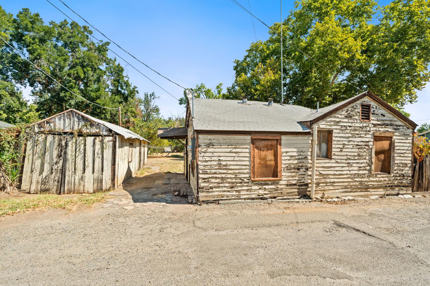 242 W 28th St, Merced, CA 95340