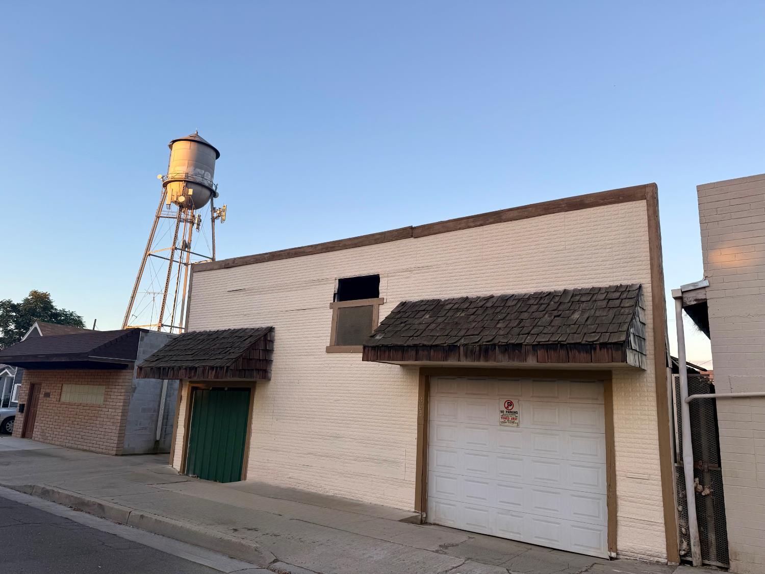 368 6th St, Gustine, CA 95322